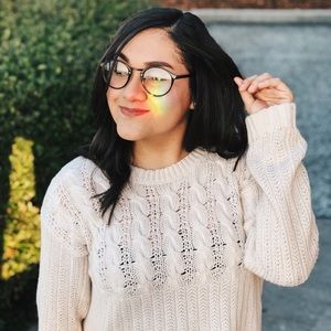 Meet your Posher, Alexia